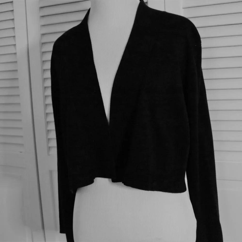 Calvin Klein Black Soft Sweater NWT Size Large - Picture 1 of 3